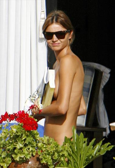 Miranda Kerr - miranda-kerr-topless-04.jpg