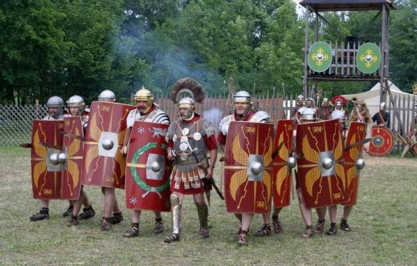 Rzym starożytny - wojsko rzymskie - obrazy - timthumb.php.jpg 16. Oddział legionistów.jpg