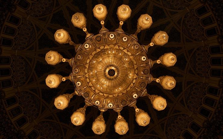 architektura 1 - Sultan Qaboos Grand Mosque in Muscat -  Oman chandelier.jpg