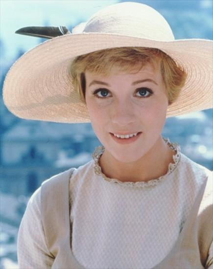 Julie Andrews - tumblr_lzwu98xap51qfr937o1_500.jpg