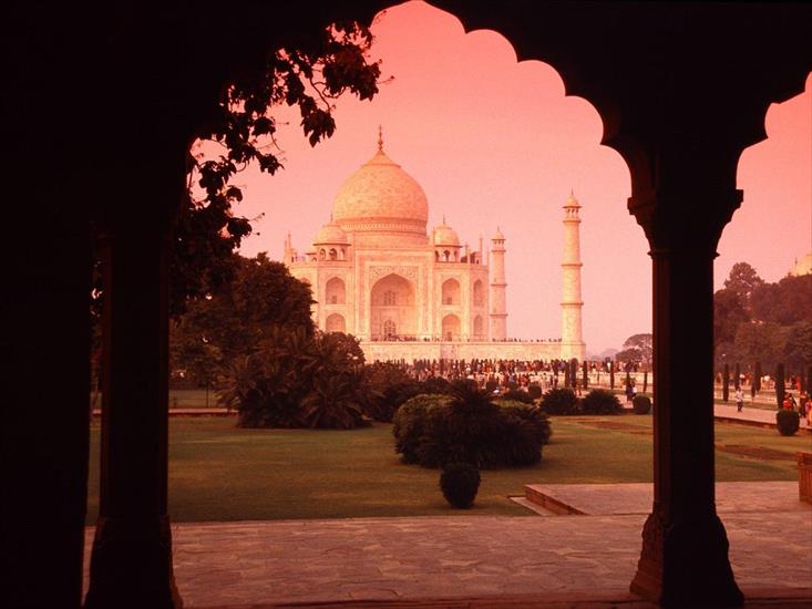 Podróż dookoła świata - Architectural Wonder, Taj Mahal, India.jpg
