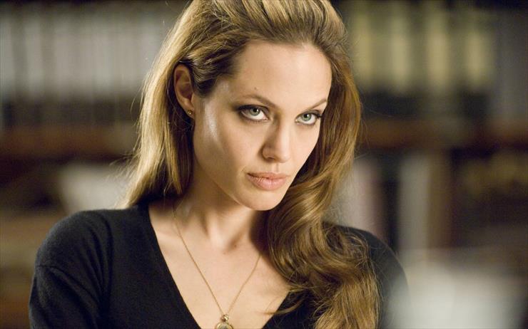 Angelina Jolie - Angelina Jolie 59.jpg
