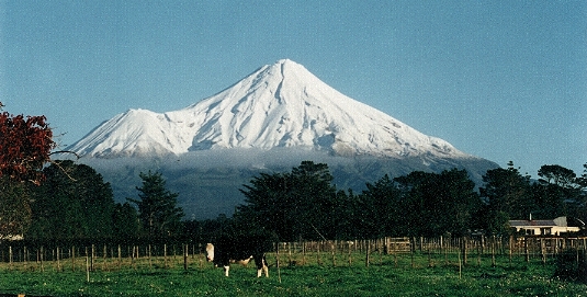 Nowa Zelandia - wulkan Taranaki.jpg
