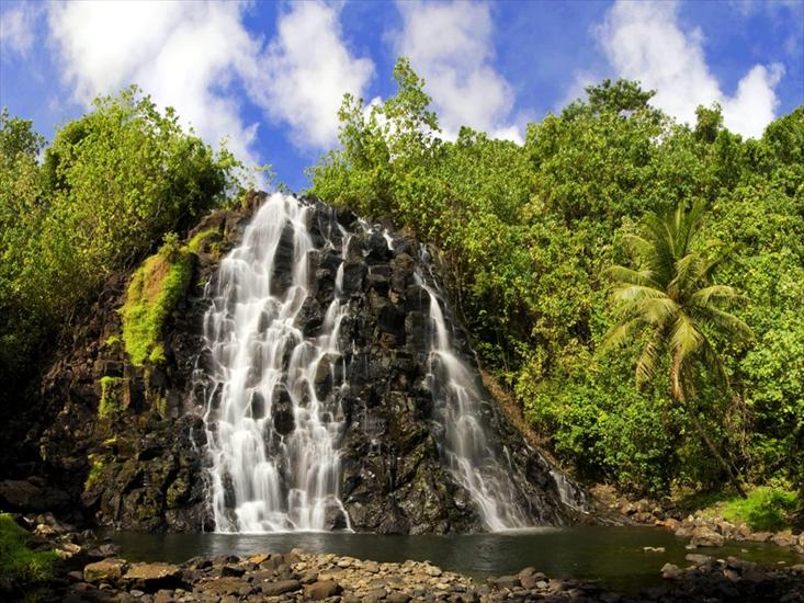 Krajobrazy3 - Kepirohi Waterfall, Pohnpei, Federated States of Micronesia.jpg