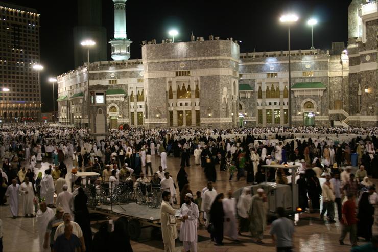 Architektura - Masjid Al Haram in Makkah - Saudi Arabia front.jpg