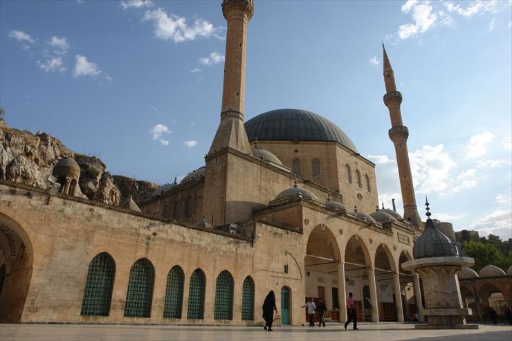 Architektura - Halilur Rahman Mosque in Urfa - Turkey.jpg