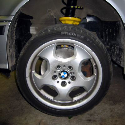 czyszczenie hamulców BMW - wheel-remounted.jpg